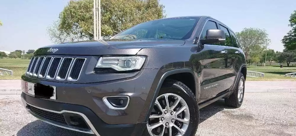 استفاده شده Jeep Grand Cherokee برای فروش که در دوحه #9359 - 1  image 