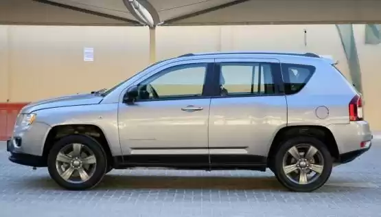 Kullanılmış Jeep Compass Satılık içinde Al Sadd , Doha #9497 - 1  image 
