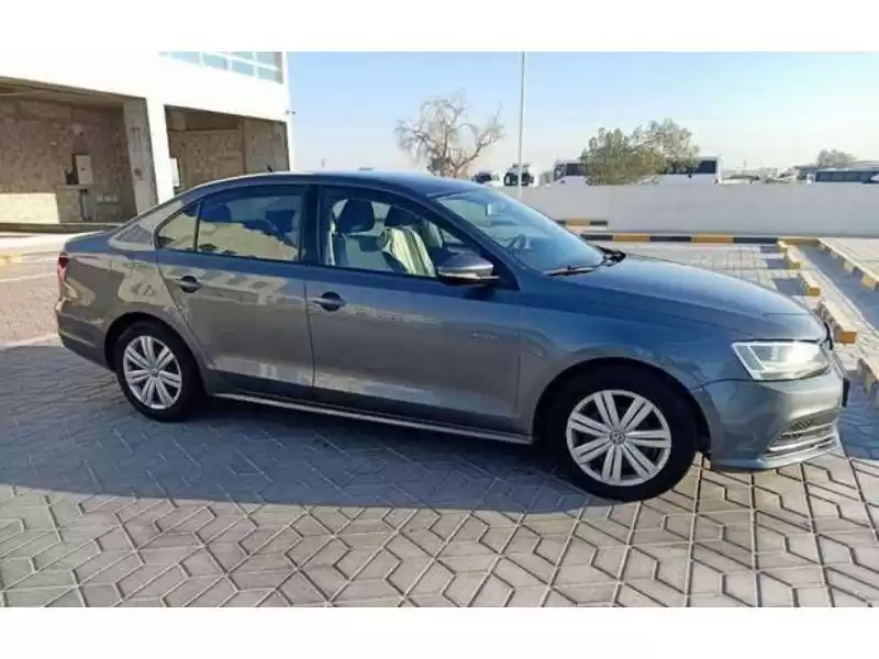 مستعملة Volkswagen Jetta للبيع في الدوحة #9574 - 1  صورة 