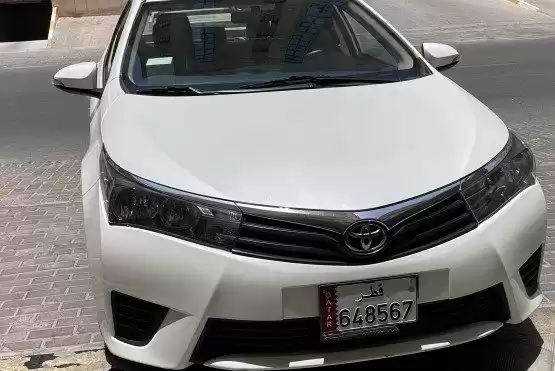 استفاده شده Toyota Corolla برای فروش که در دوحه #9734 - 1  image 