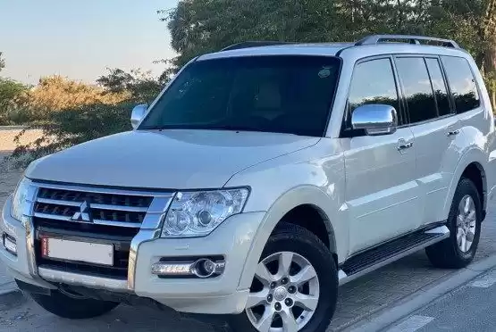 مستعملة Mitsubishi Pajero للبيع في الدوحة #9798 - 1  صورة 