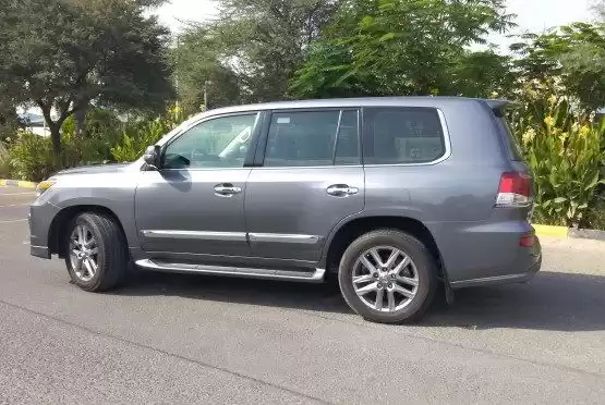 مستعملة Lexus LX للبيع في الدوحة #9925 - 1  صورة 