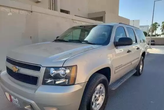 مستعملة Chevrolet Suburban للبيع في الدوحة #9926 - 1  صورة 