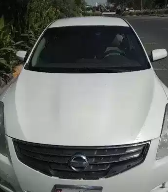 Использовал Nissan Altima Продается в Аль-Садд , Доха #9935 - 1  image 