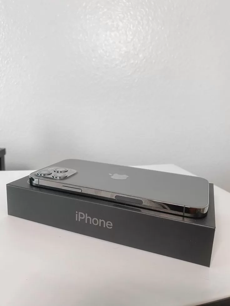 Smart phones Items  in Maple at Dubai Hills Estate , Dubai Hills Estate , Dubai #5539 - 1  image 