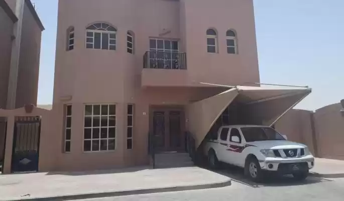 سكني عقار جاهز 7 غرف  غير مفروش فيلا  للإيجار في السد , الدوحة #10041 - 1  صورة 