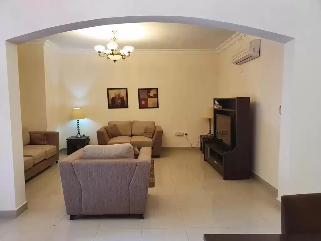 مسکونی املاک آماده 5 اتاق خواب F/F ویلا در مجتمع  برای اجاره که در السد , دوحه #10097 - 1  image 