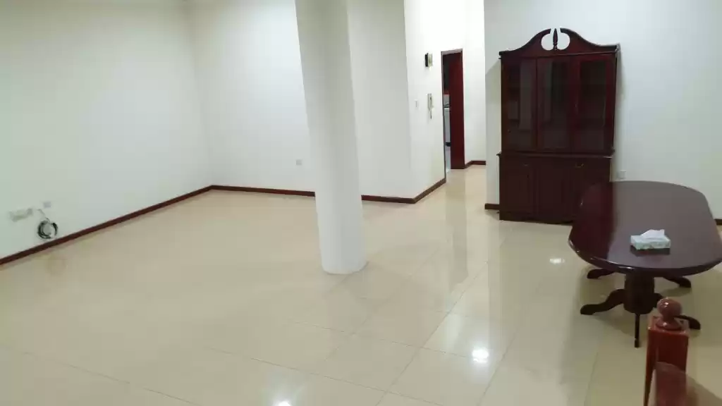 مسکونی املاک آماده 4 اتاق خواب S/F ویلا در مجتمع  برای اجاره که در السد , دوحه #10103 - 1  image 