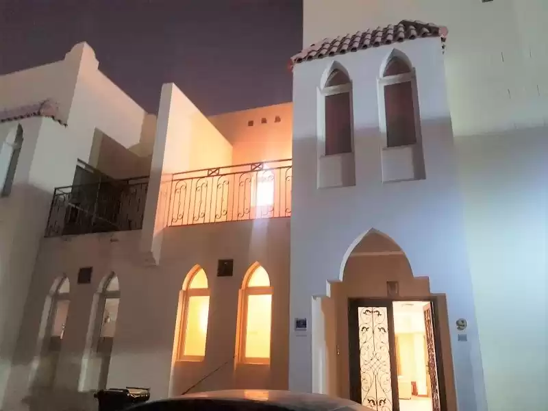 مسکونی املاک آماده 4 اتاق خواب S/F ویلا در مجتمع  برای اجاره که در السد , دوحه #10288 - 1  image 