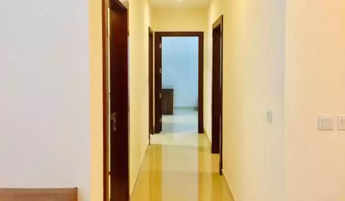 yerleşim Hazır Mülk 2 yatak odası F/F Apartman  kiralık içinde Al Sadd , Doha #10310 - 1  image 