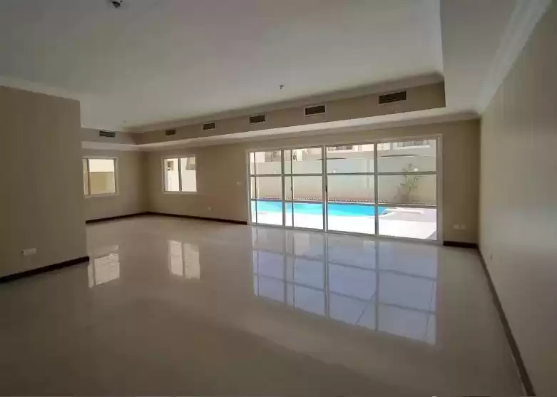 Wohn Klaar eigendom 4 + Zimmermädchen U/F Verbindung  zu vermieten in Al Sadd , Doha #10312 - 1  image 