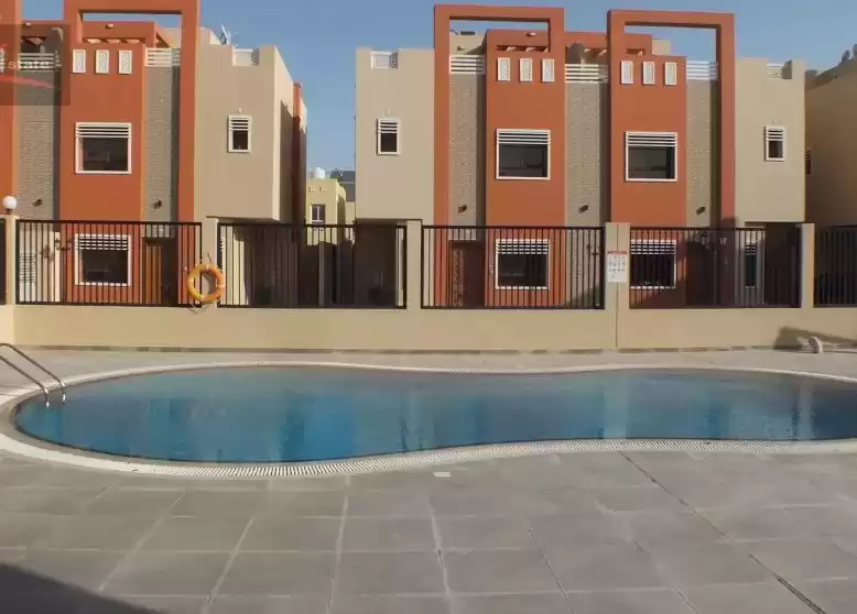 سكني عقار جاهز 5 + غرفة خادمة غير مفروش فيلا في مجمع  للإيجار في السد , الدوحة #10393 - 1  صورة 