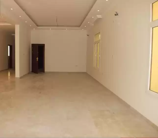 مسکونی املاک آماده 7+ اتاق خواب U/F ویلای مستقل  برای اجاره که در السد , دوحه #10417 - 1  image 