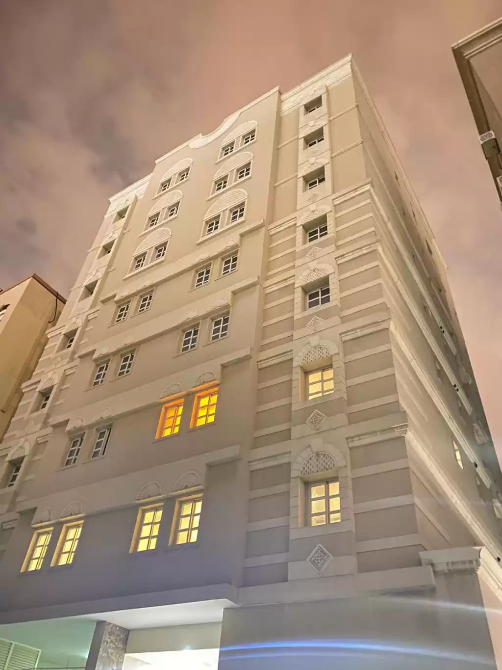 Residential Ready Property 3 Bedrooms U/F Apartment  for rent in Al Sadd , Doha #10540 - 1  image 