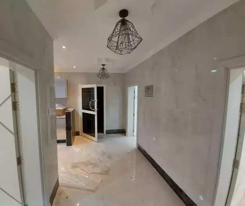 Residential Ready Property 2 Bedrooms U/F Apartment  for rent in Al Sadd , Doha #10653 - 1  image 
