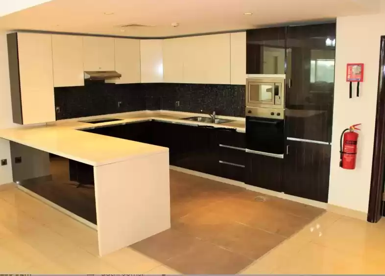yerleşim Hazır Mülk 3 yatak odası F/F Apartman  kiralık içinde Al Sadd , Doha #10827 - 1  image 