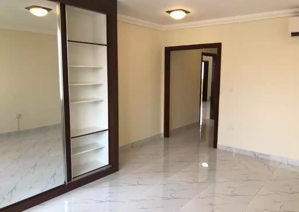 住宅 就绪物业 1 间卧室 U/F 公寓  出租 在 多哈 #10889 - 1  image 