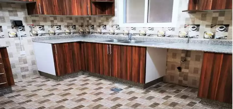 Residential Ready Property 2 Bedrooms U/F Apartment  for rent in Al Sadd , Doha #11244 - 1  image 