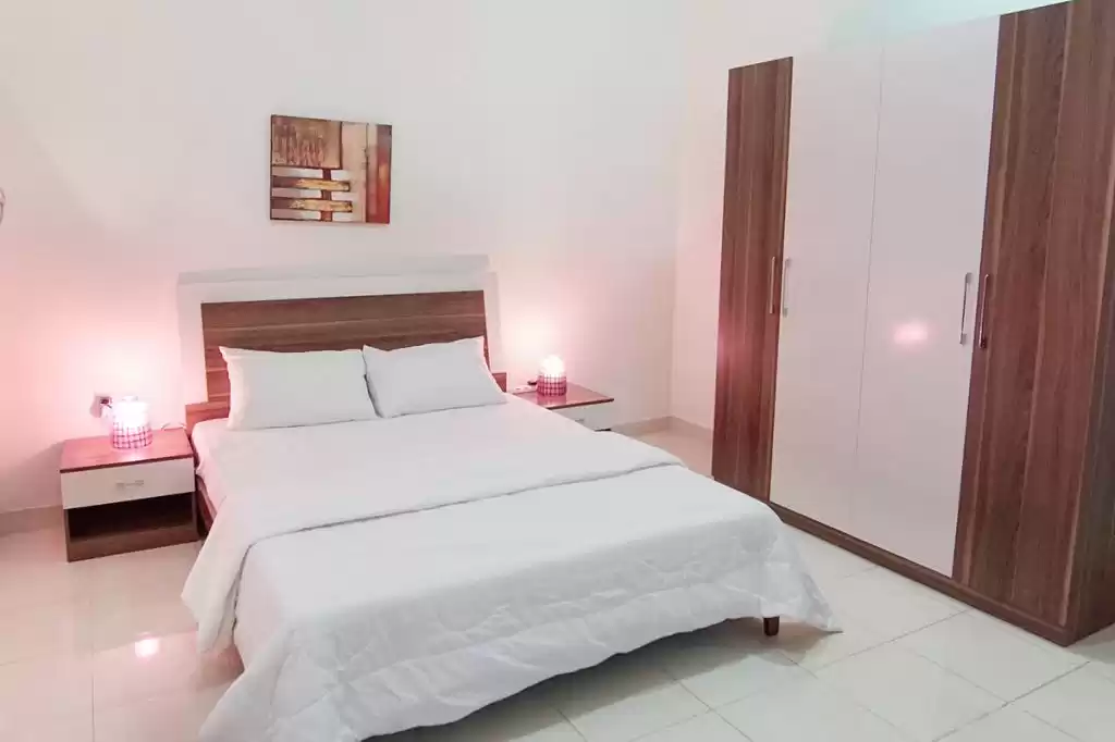 Wohn Klaar eigendom 3 Schlafzimmer F/F Wohnung  zu vermieten in Al Sadd , Doha #11304 - 1  image 