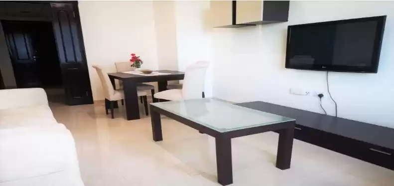 Wohn Klaar eigendom 1 Schlafzimmer F/F Wohnung  zu vermieten in Al Sadd , Doha #11398 - 1  image 