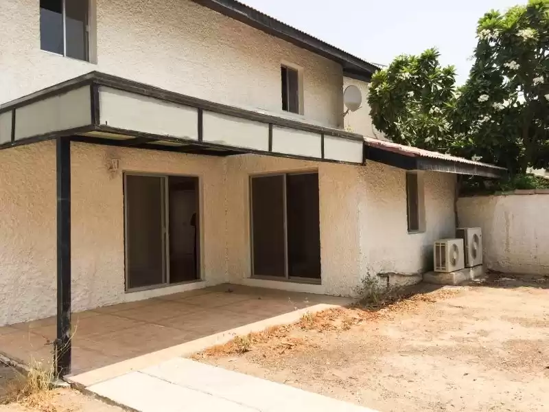 Residential Ready Property 3 Bedrooms U/F Villa in Compound  for rent in Al Sadd , Doha #11481 - 1  image 