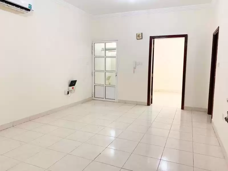 住宅 就绪物业 2 间卧室 U/F 公寓  出租 在 萨德 , 多哈 #11511 - 1  image 