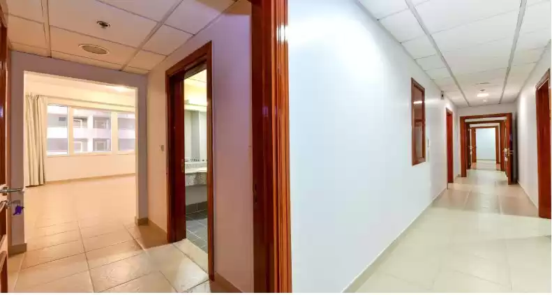 Résidentiel Propriété prête 3 chambres S / F Appartement  a louer au Al-Sadd , Doha #11732 - 1  image 