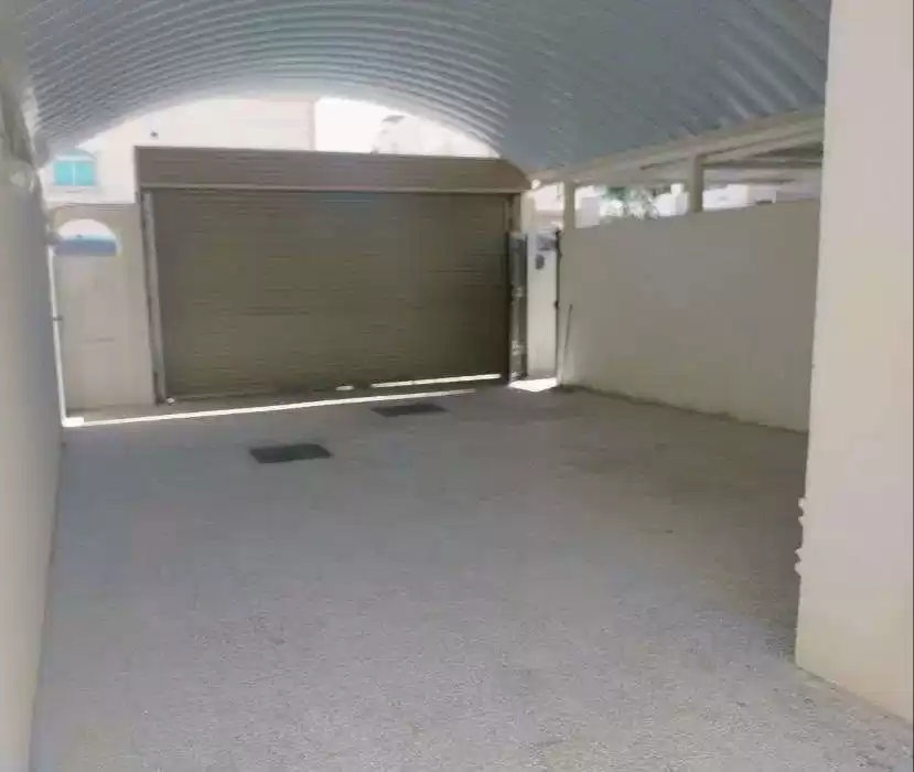 yerleşim Hazır Mülk 3 yatak odası U/F Müstakil Villa  kiralık içinde Doha #11844 - 1  image 