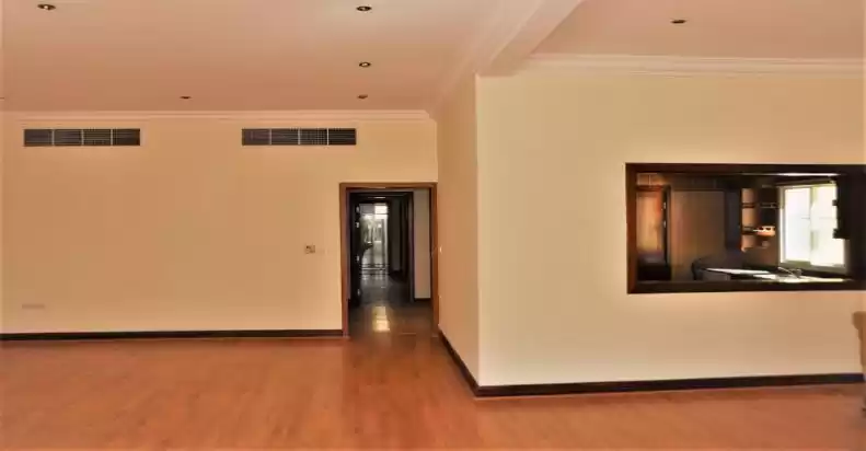 Résidentiel Propriété prête 3 chambres U / f Villa autonome  a louer au Al-Sadd , Doha #11882 - 1  image 