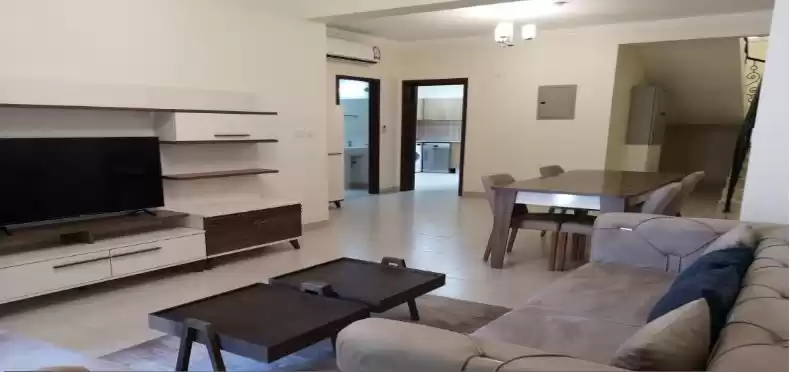 سكني عقار جاهز 4 غرف  نصف مفروش فيلا في مجمع  للإيجار في السد , الدوحة #11901 - 1  صورة 