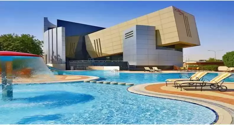 Résidentiel Propriété prête 3 chambres S / F Villa autonome  a louer au Al-Sadd , Doha #11939 - 1  image 