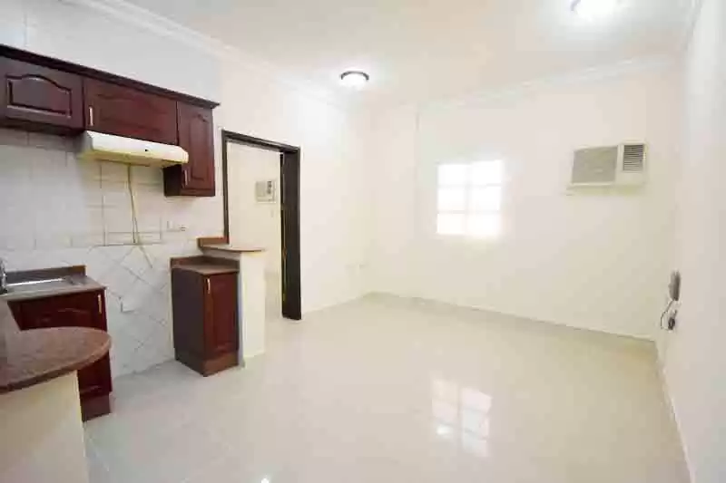 住宅 就绪物业 1 间卧室 U/F 公寓  出租 在 萨德 , 多哈 #11954 - 1  image 