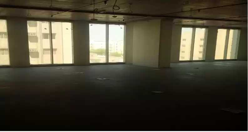 Commercial Propriété prête U / f Bureau  a louer au Doha #12058 - 1  image 