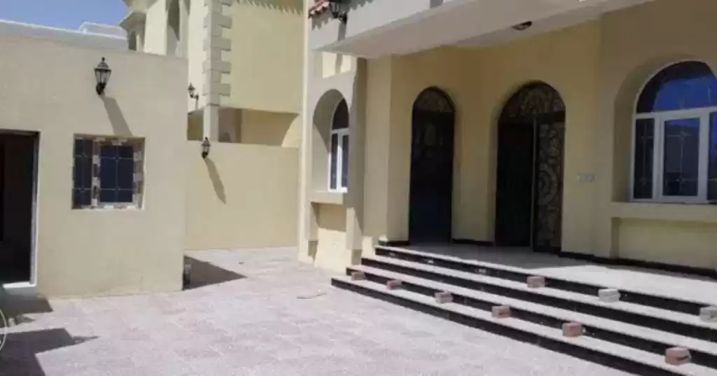 Residencial Listo Propiedad 7 habitaciones U / F Villa Standerlone  venta en Doha #12068 - 1  image 