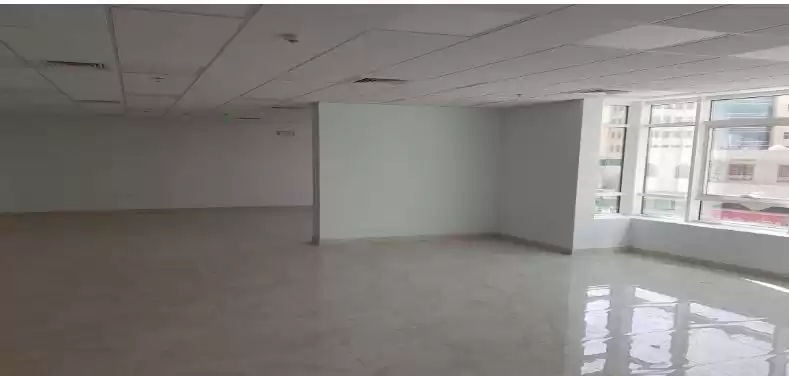 商业的 就绪物业 U/F 办公室  出租 在 萨德 , 多哈 #12079 - 1  image 