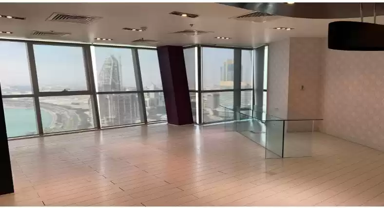 Reklam Hazır Mülk U/F Ofis  kiralık içinde Al Sadd , Doha #12084 - 1  image 