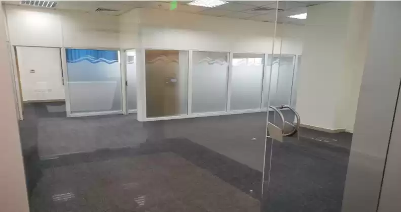Commercial Propriété prête U / f Bureau  a louer au Doha #12086 - 1  image 