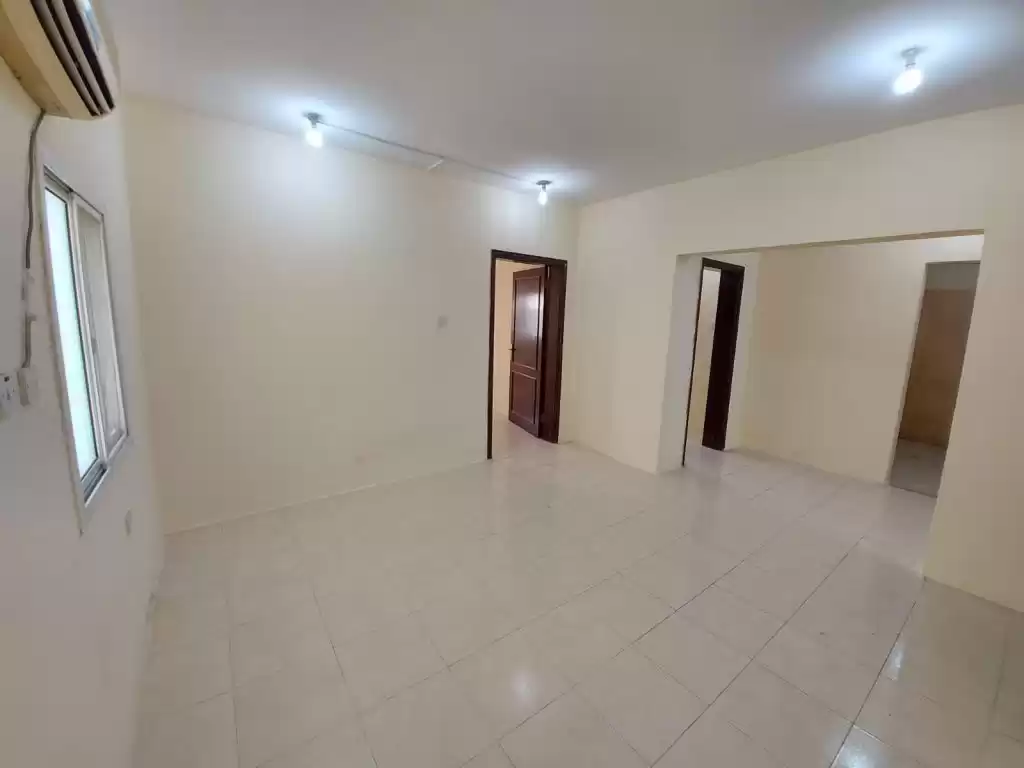 سكني عقار جاهز 2 غرف  غير مفروش فيلا في مجمع  للإيجار في السد , الدوحة #12194 - 1  صورة 