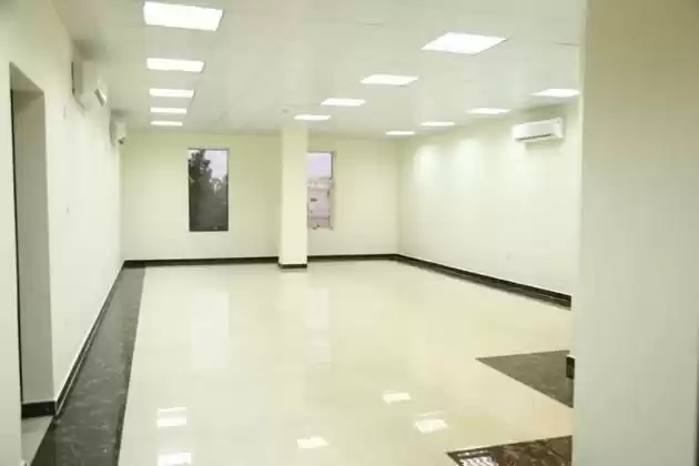Comercial Listo Propiedad S / F Oficina  alquiler en Doha #12205 - 1  image 