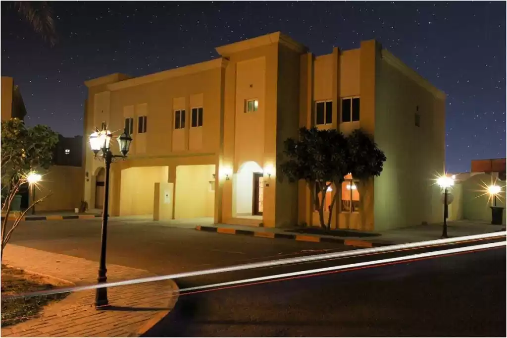 Residential Ready Property 5 Bedrooms U/F Villa in Compound  for rent in Al Sadd , Doha #12255 - 1  image 