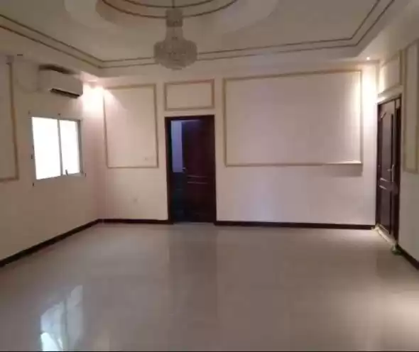 Wohn Klaar eigendom 1 Schlafzimmer S/F Wohnung  zu vermieten in Doha #12375 - 1  image 