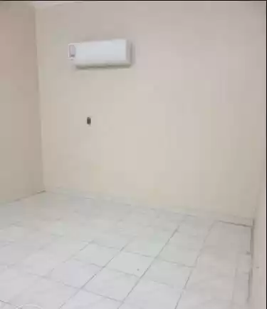 Residential Ready Property Studio S/F Apartment  for rent in Doha #12387 - 1  image 