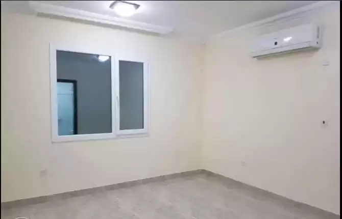 مسکونی املاک آماده 2 اتاق خواب S/F اپارتمان  برای اجاره که در دوحه #12403 - 1  image 