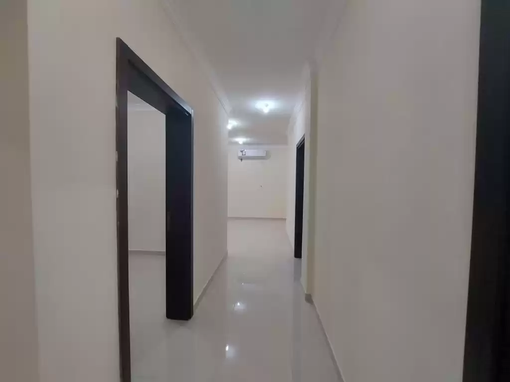 住宅 就绪物业 3 间卧室 U/F 公寓  出租 在 萨德 , 多哈 #12415 - 1  image 