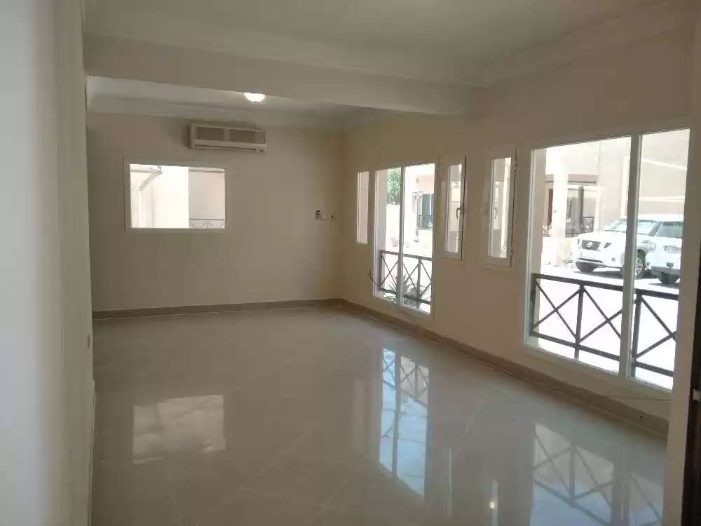 مسکونی املاک آماده 3 خوابه U/F ویلا در مجتمع  برای اجاره که در السد , دوحه #12418 - 1  image 