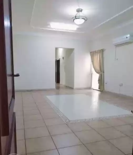سكني عقار جاهز 3 غرف  غير مفروش شقة  للإيجار في السد , الدوحة #12444 - 1  صورة 