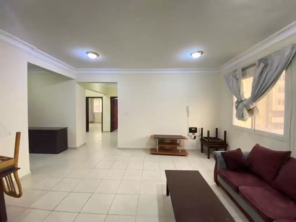 Résidentiel Propriété prête 2 chambres S / F Appartement  a louer au Doha #12468 - 1  image 