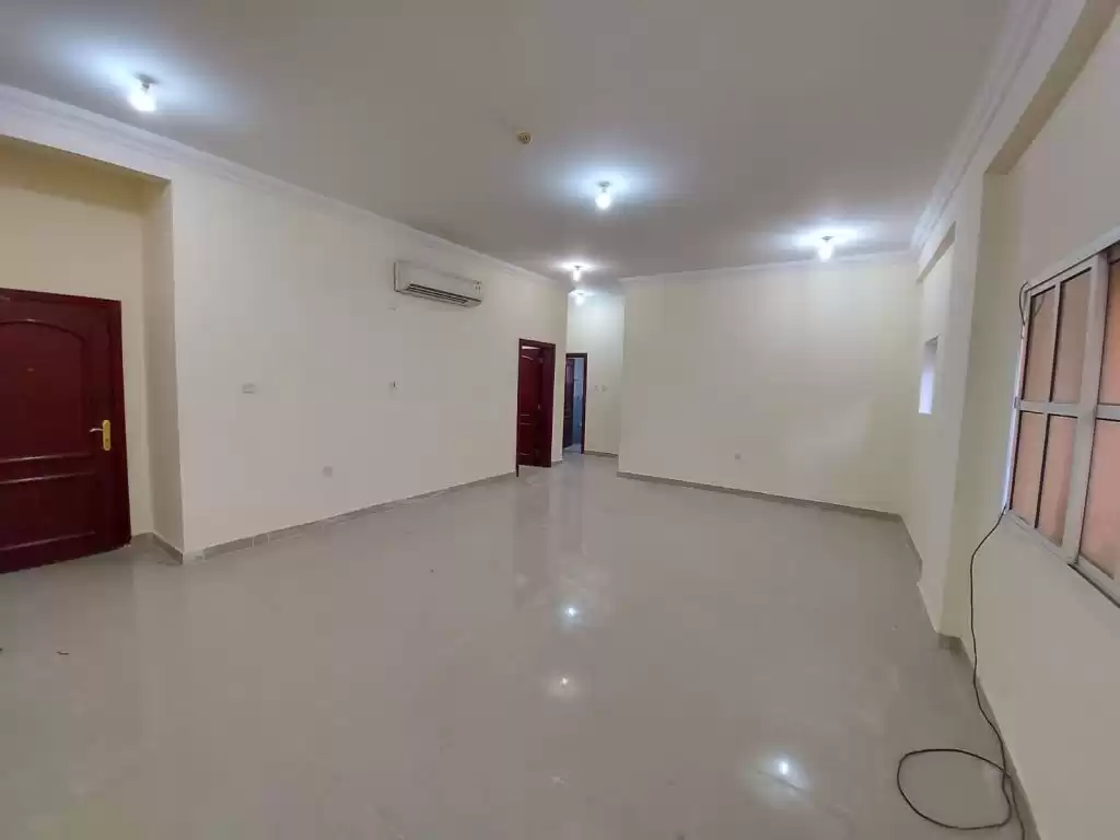 住宅 就绪物业 2 间卧室 U/F 公寓  出租 在 萨德 , 多哈 #12571 - 1  image 