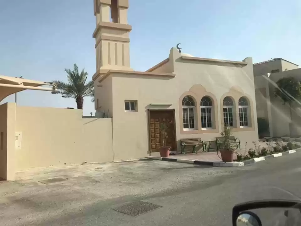 مسکونی املاک آماده 4 اتاق خواب U/F ویلا در مجتمع  برای اجاره که در السد , دوحه #12592 - 1  image 