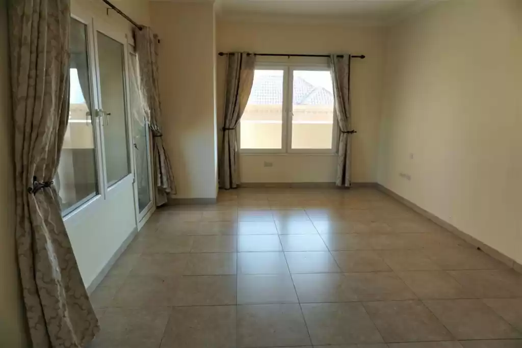 yerleşim Hazır Mülk 2 yatak odası S/F Apartman  kiralık içinde Al Sadd , Doha #12613 - 1  image 